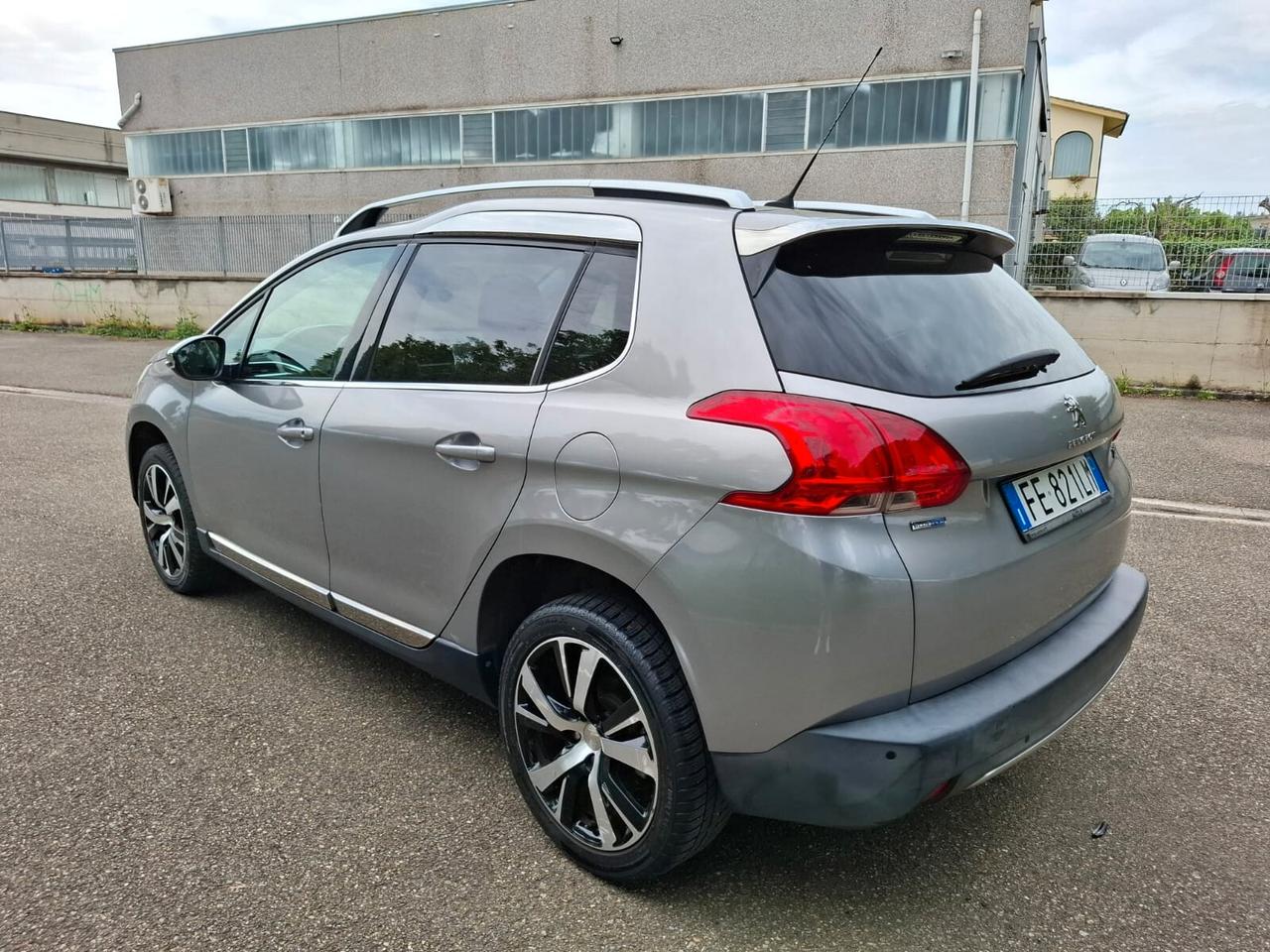 Peugeot 2008 1.6 HDi 2016 SOLAMENTE 85.000 KM