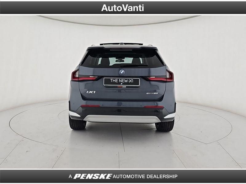 BMW iX1 eDrive 20 X-Line