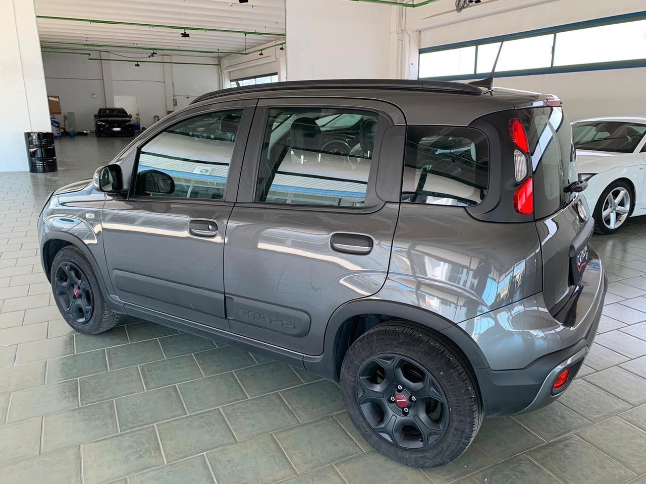 Fiat Panda 1.0 FireFly S&S Hybrid Cross Full