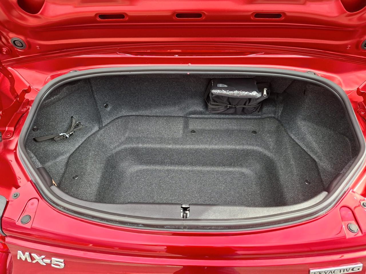 Mazda MX-5 1.5L Skyactiv-G Exclusive-Line