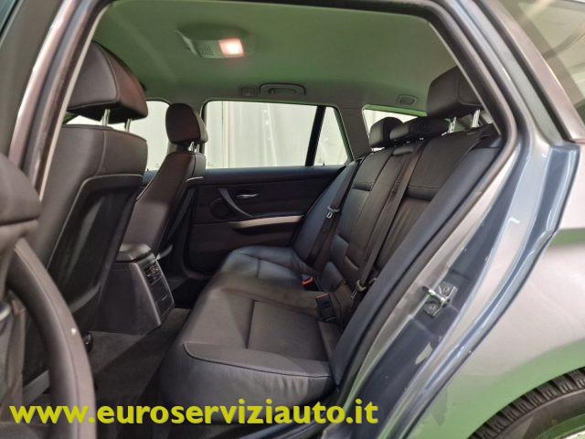 BMW 320 i cat Touring Attiva