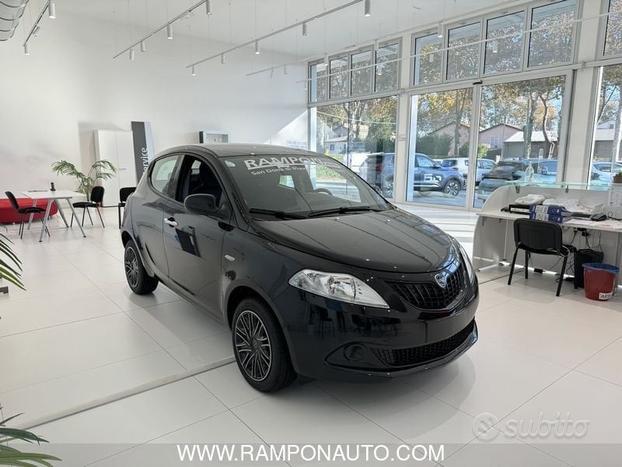 Lancia Ypsilon 1.0 FireFly 5 porte S&S Hybrid Oro