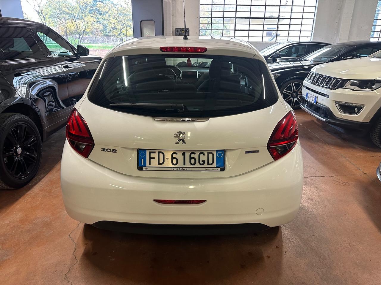 Peugeot 208 PureTech 82 5 porte Allure