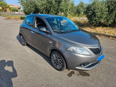 Lancia Ypsilon 1.2 69 CV 5 porte Gold