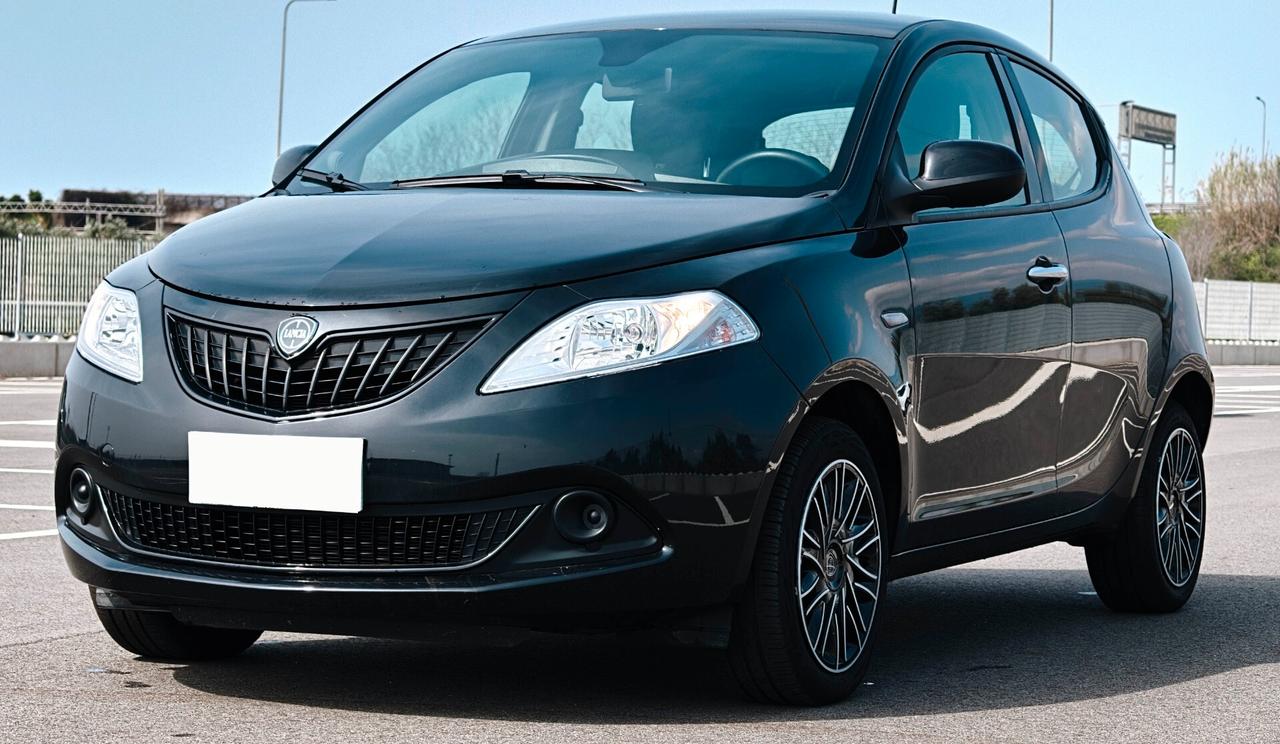 Lancia Ypsilon 1.0 FireFly 5 porte S&S Hybrid Alberta Ferretti