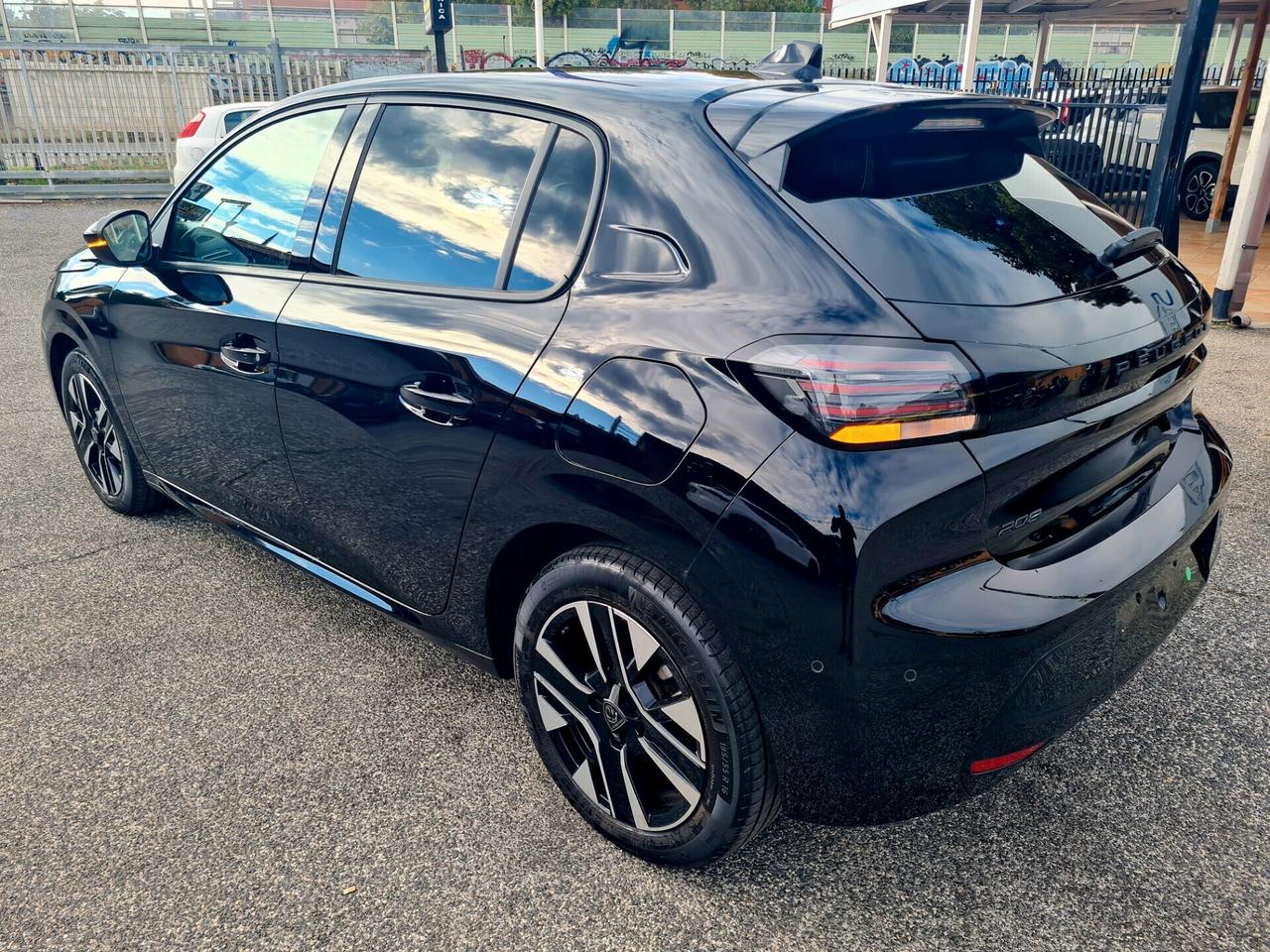 Peugeot 208 1.2 5 porte Allure*CARPLAY*CAMERA*NAVIGATORE