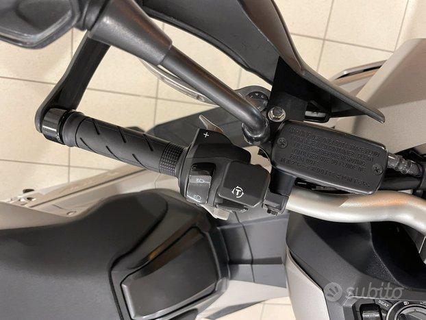 Honda X-Adv 750cc anno 2019 Grigio opaco km 6000