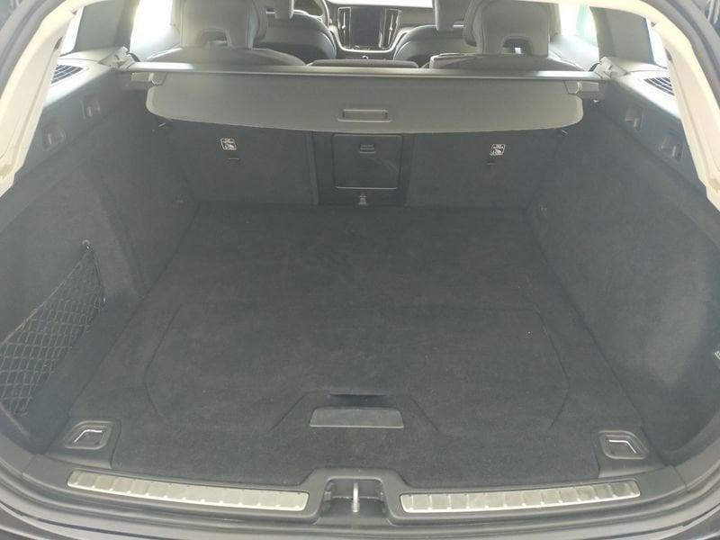 Volvo V60 Cross Country B4 (d) AWD Geartronic Business Pro