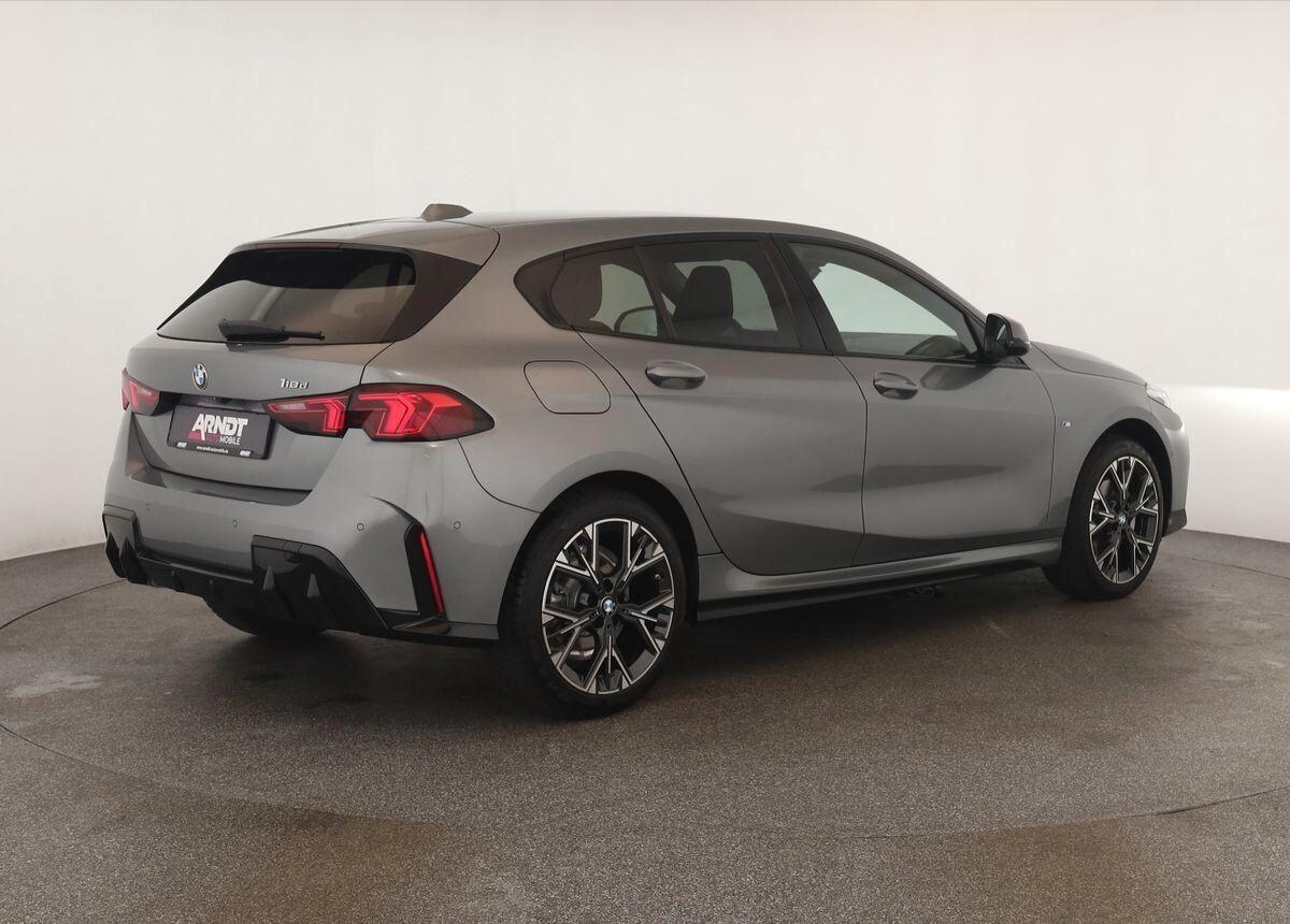 Bmw 118 BMW 118 d M SPORT MATRIX PANO KAMERA "19" CURVED