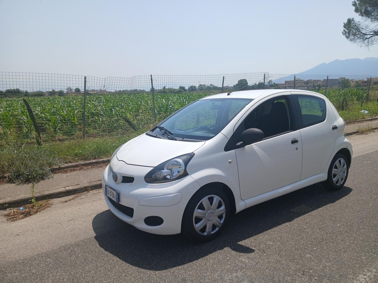 Toyota Aygo 1.0 12V VVT-i 5 porte Lounge Connect