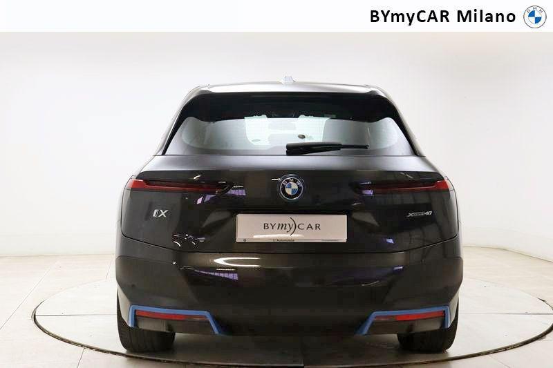 BMW iX 40 pacchetto sportivo xDrive