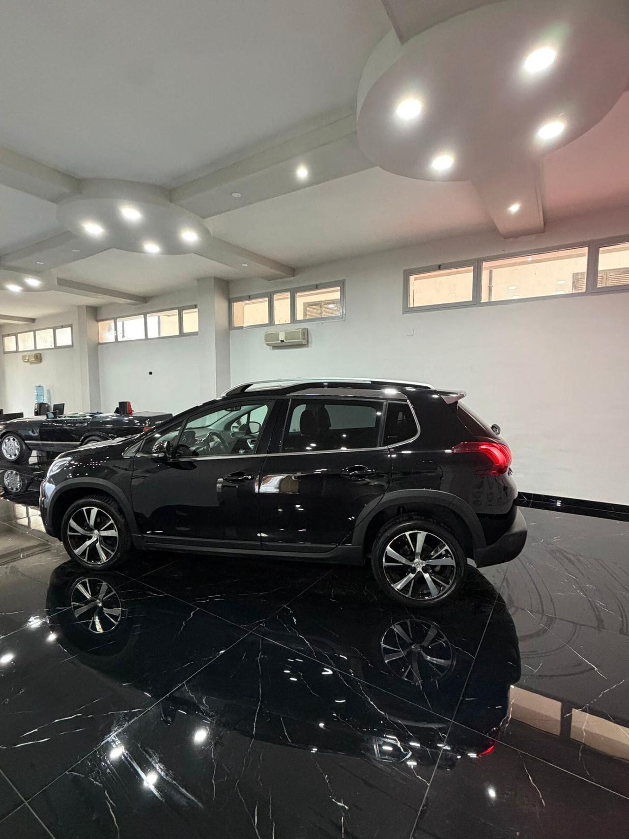 Peugeot 2008 BlueHDi 100 S&S Allure Pack