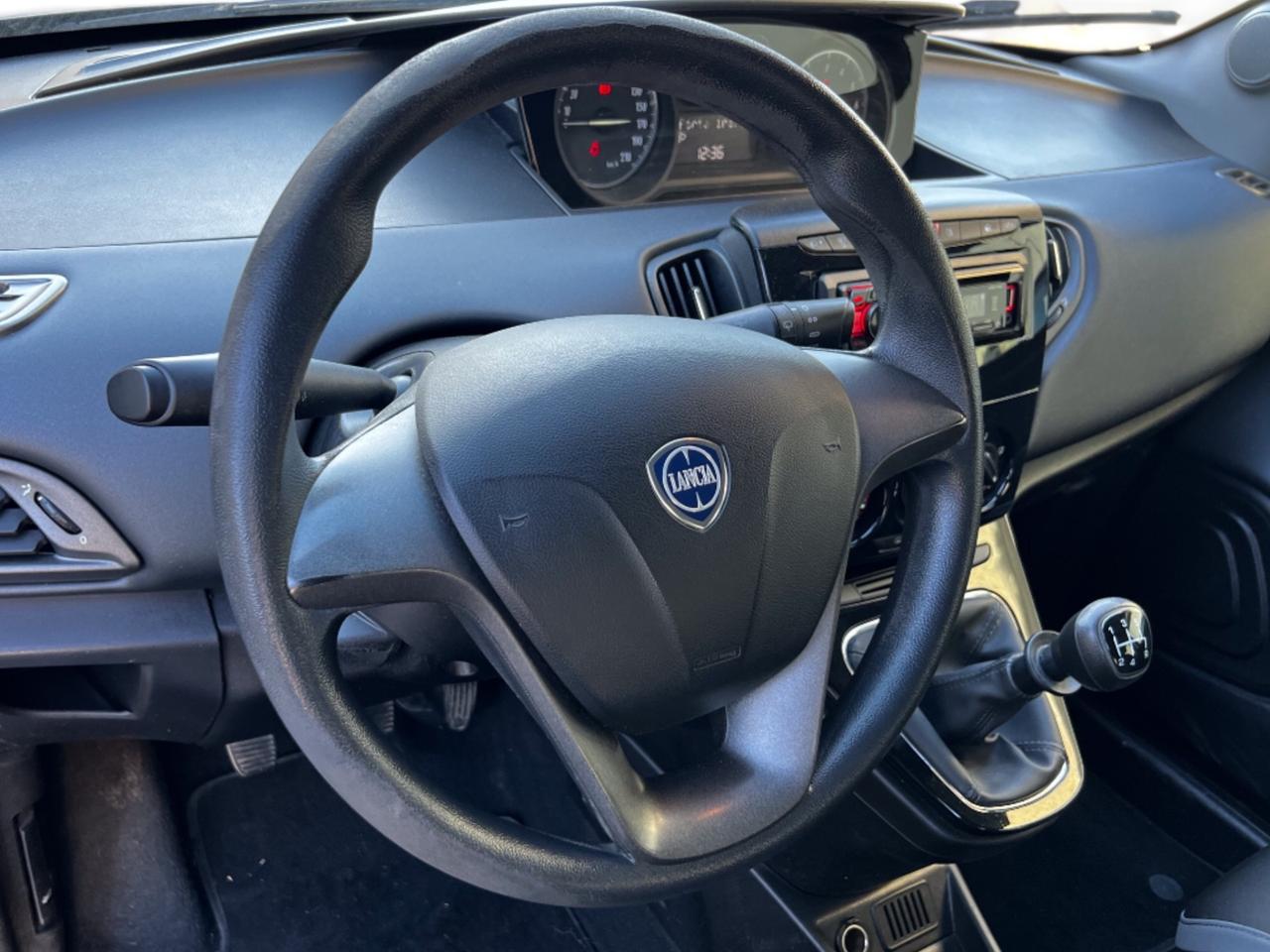 Lancia Ypsilon 1.2 69 CV 5 porte S&S Platinum Perfetta Ok Neopatentati