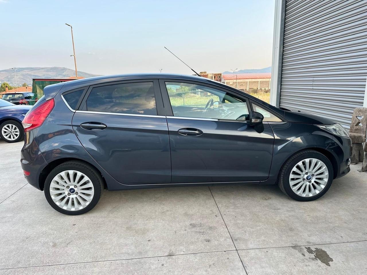 Ford Fiesta 1.4 TDCi 68CV 5 porte Titanium