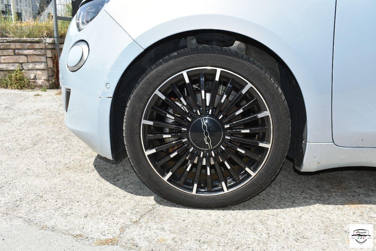 FIAT - 500 E - 500 La Prima 3+1