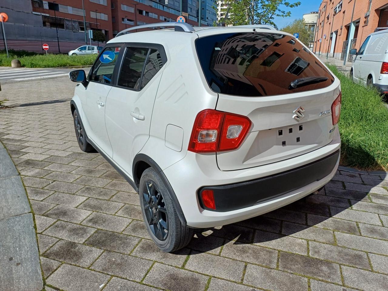 Suzuki Ignis 1.2 Hybrid Top