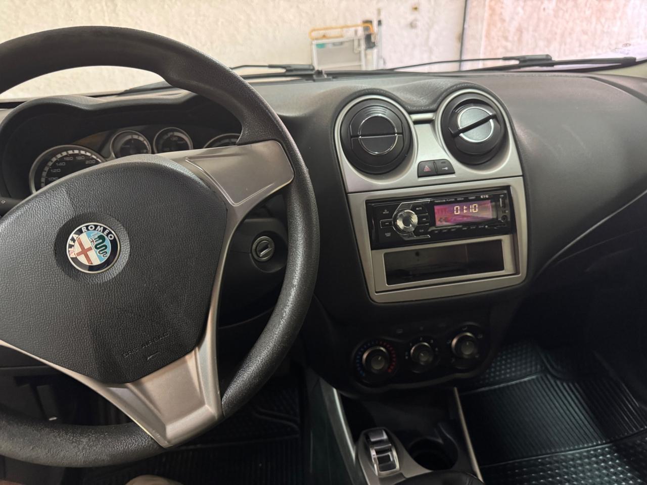 Alfa Romeo MiTo 1.4 78 CV Distinctive Sport Pack