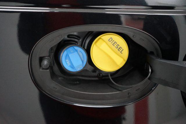 LAND ROVER Range Rover Velar 2.0D I4 180 CV R-Dynamic S Uniprop. Certificata