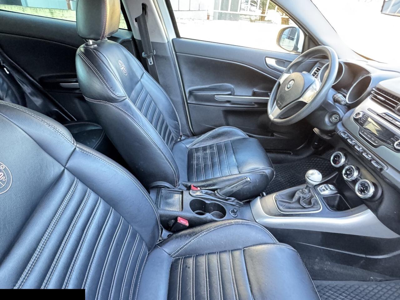 ALFA ROMEO GIULIETTA 1.6 SPORT INTERNI IN PELLE