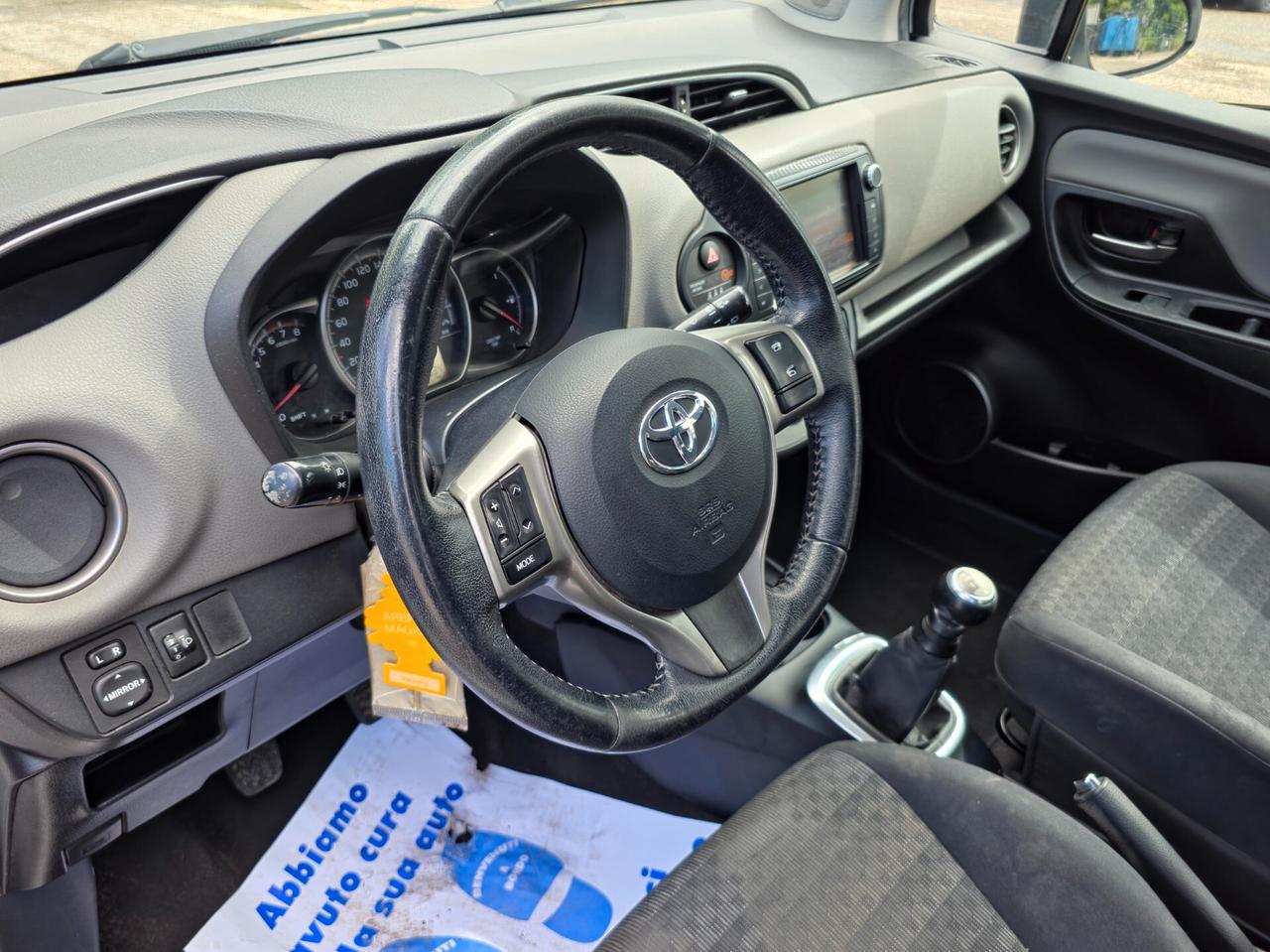 Toyota Yaris 1.0 5 porte Lounge CV-69 2016-E6B Manuale NEO