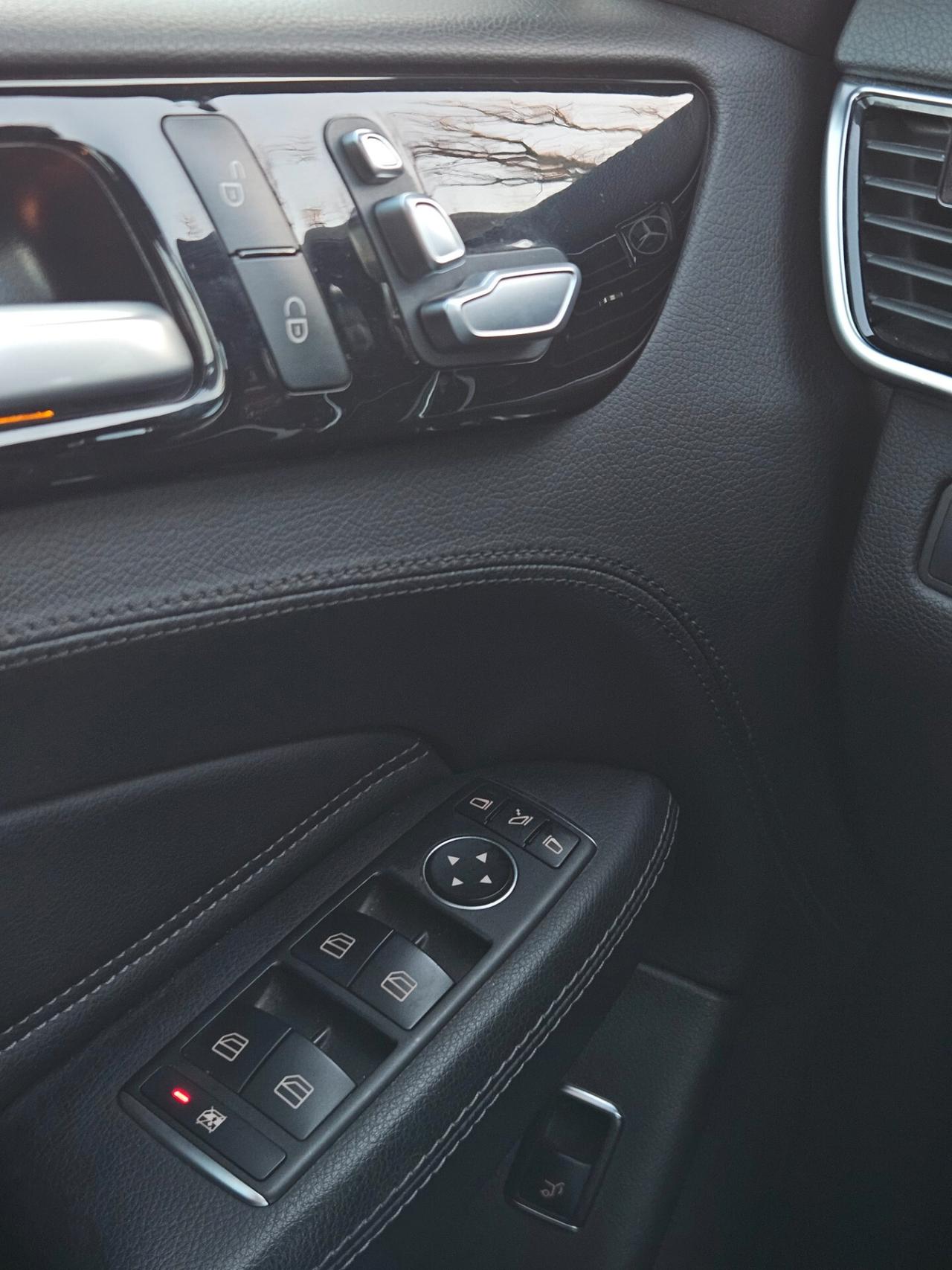 Mercedes-benz GLE 350 d 4Matic STRAFUL 135.MILA KM