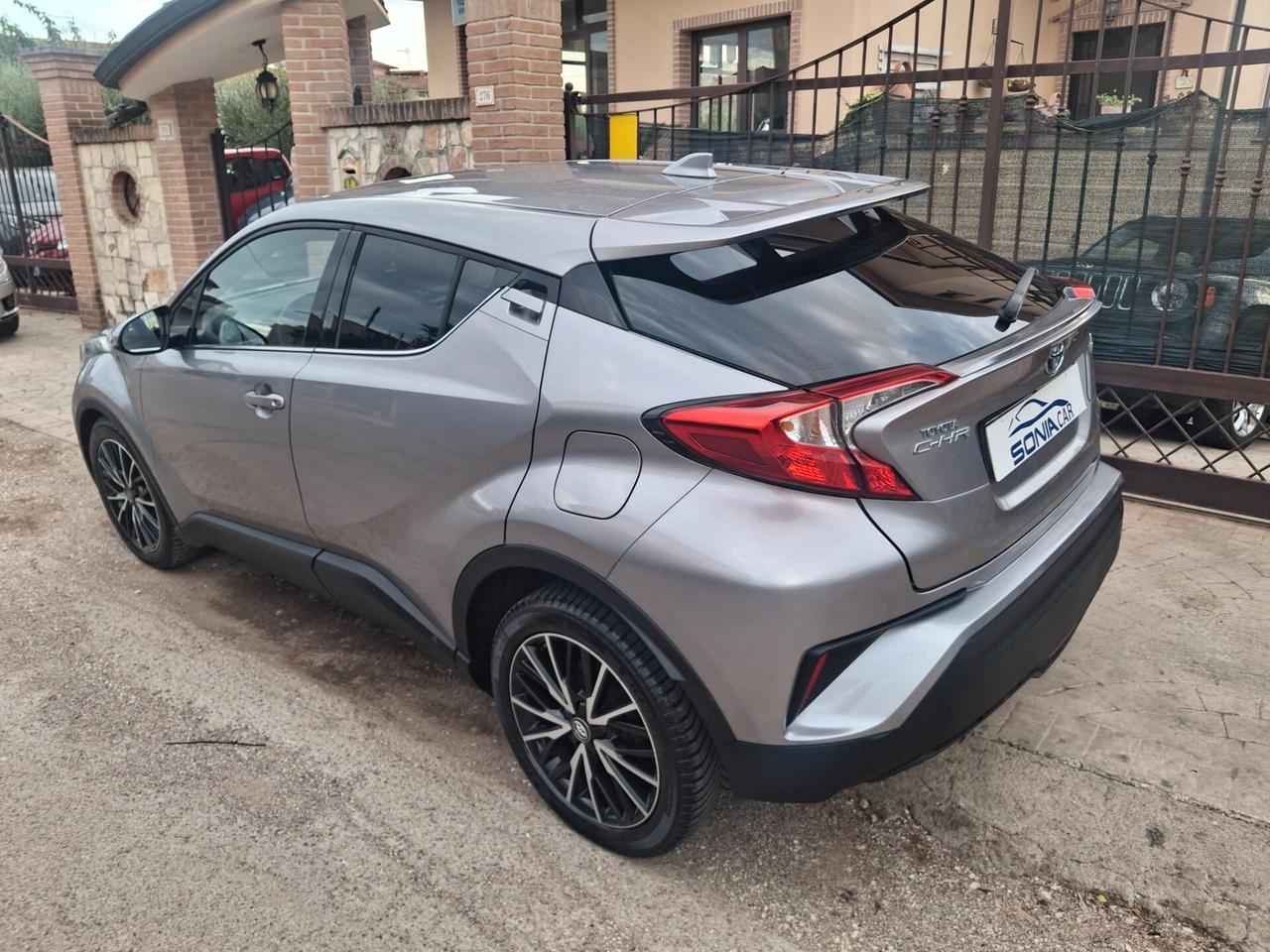 Toyota C-HR 1.8 Hybrid E-CVT Style