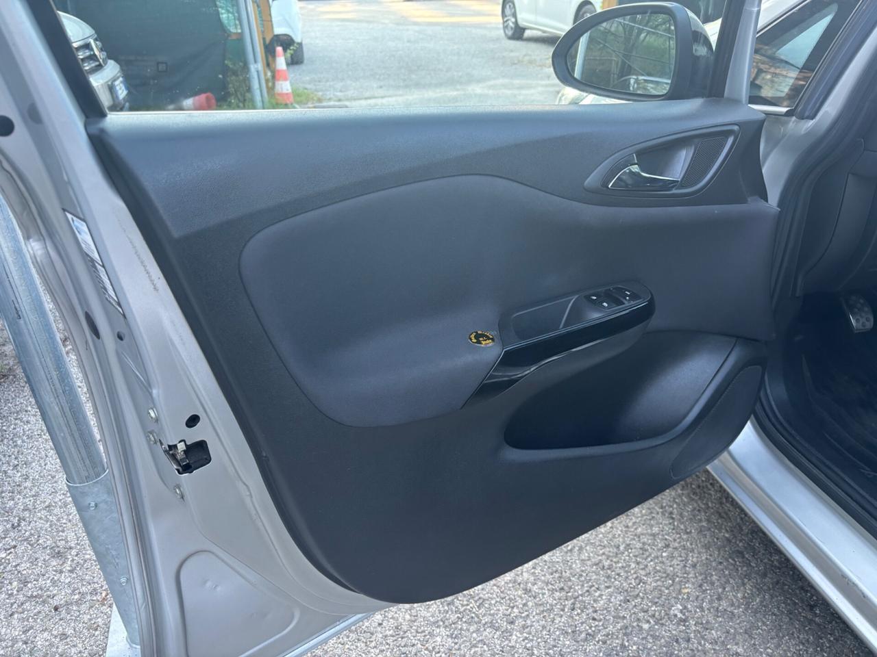 Opel Corsa 1.4 GPL 5 porte Cosmo OK NEOPATENTATI