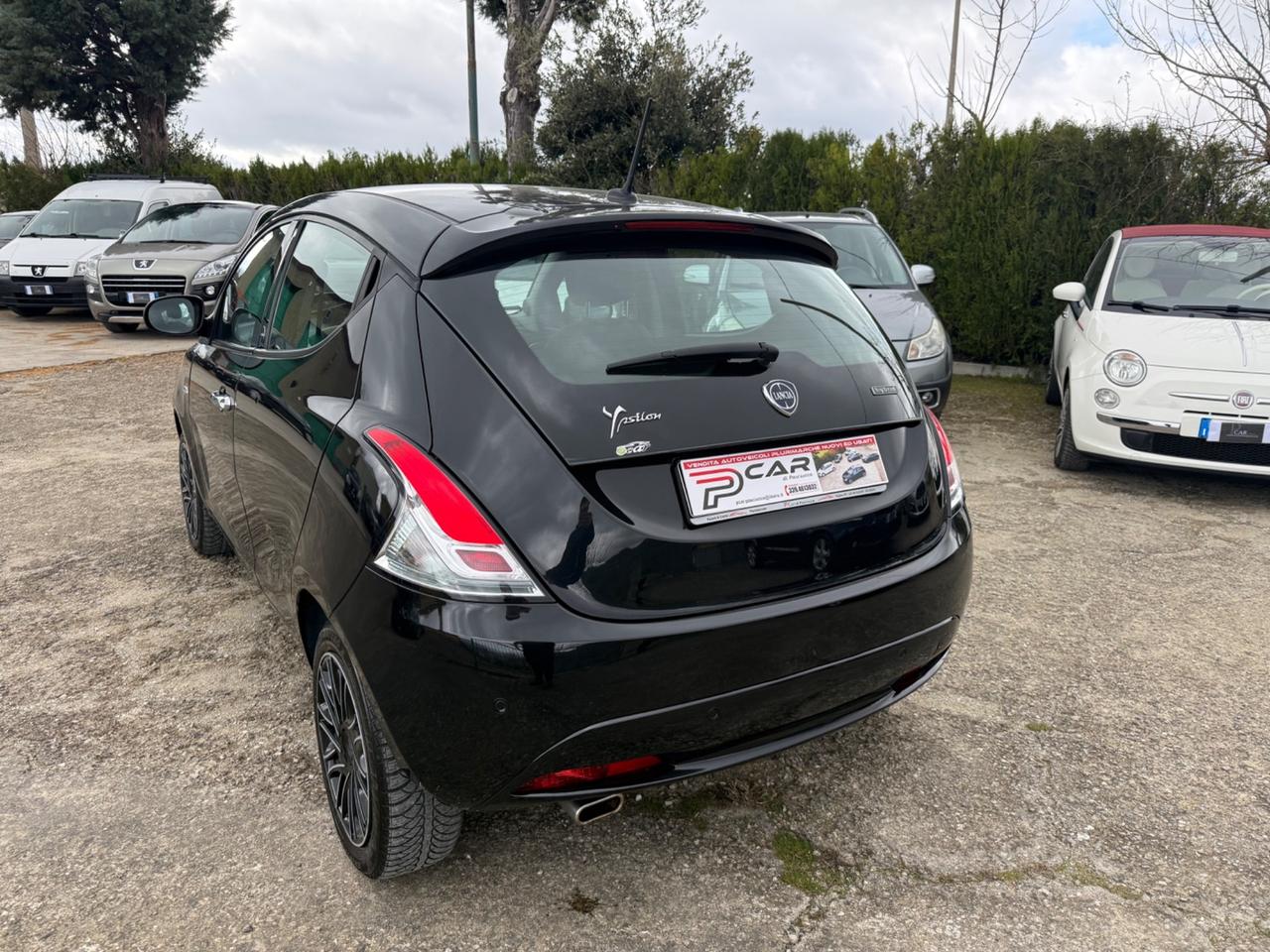 Lancia Ypsilon 1.0 FireFly 5 porte S&S Hybrid Ecochic Gold