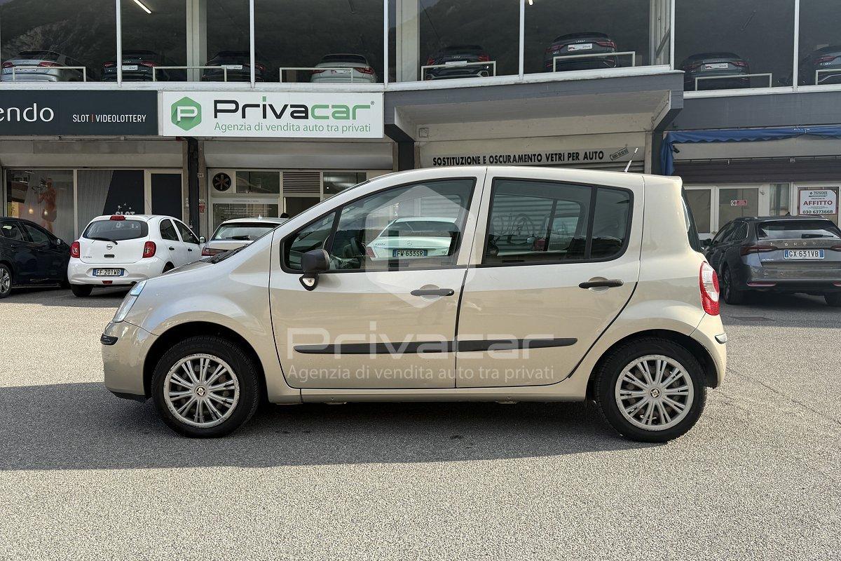 RENAULT Modus 1.2 16V Saint Tropez