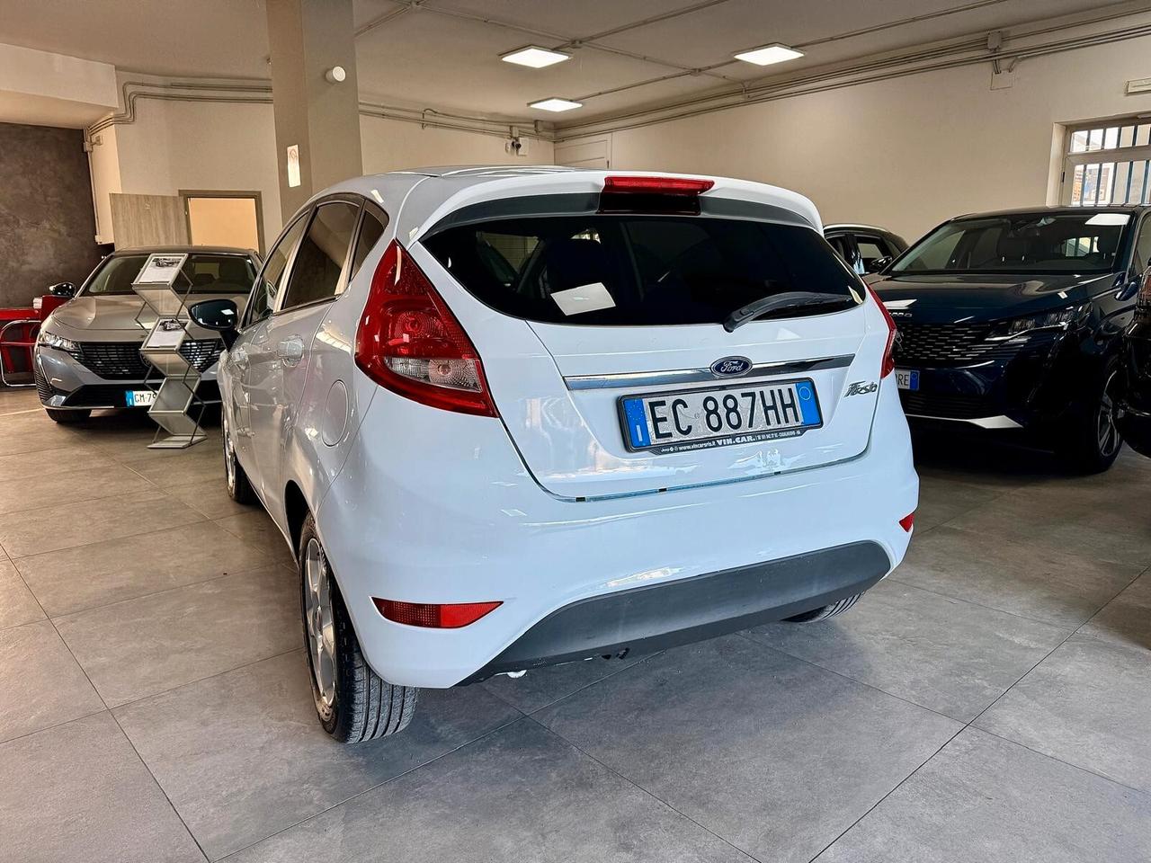 Ford Fiesta 1.4 97cv 5 porte GPL Titanium 2010