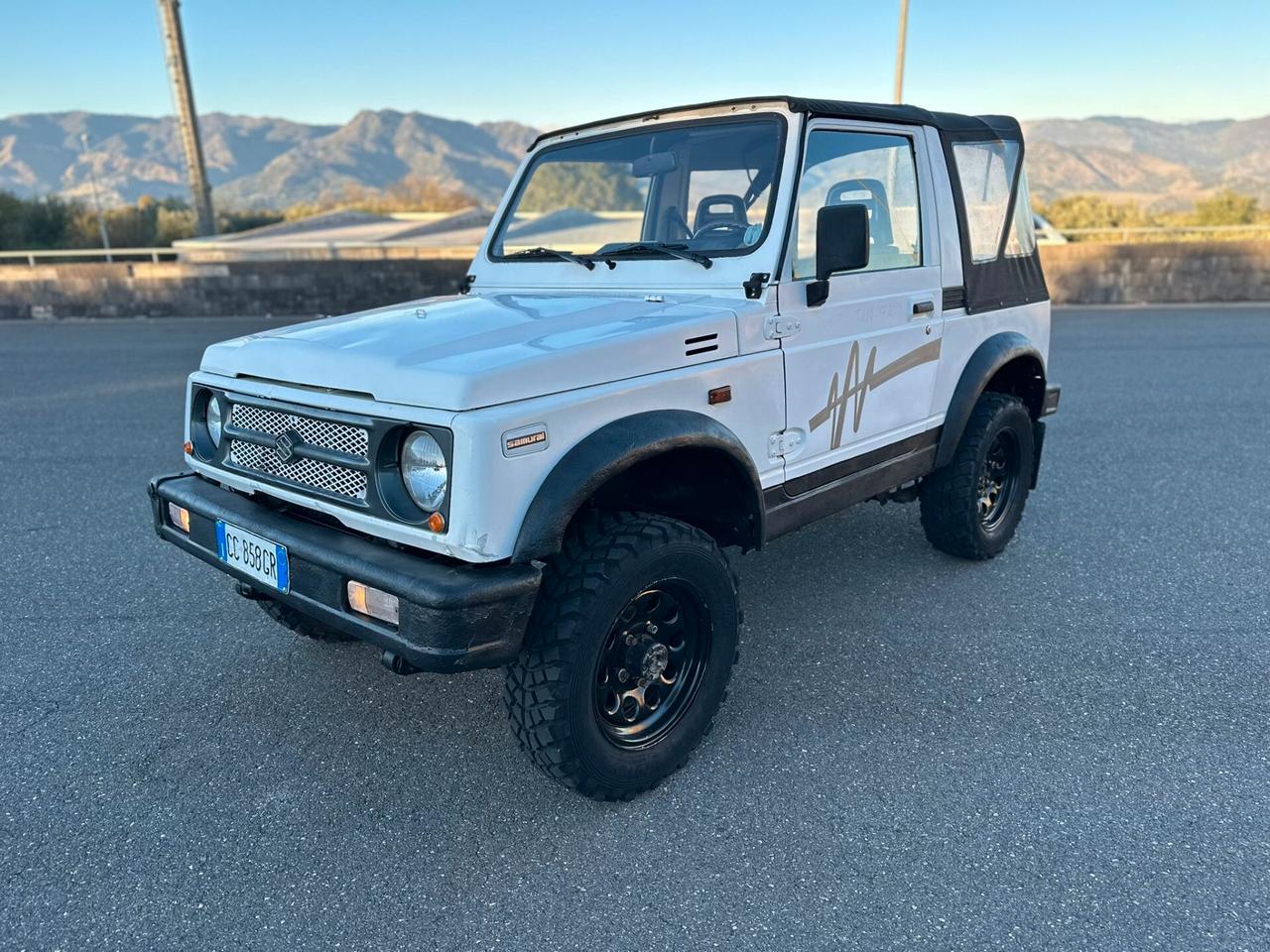 Suzuki Samurai