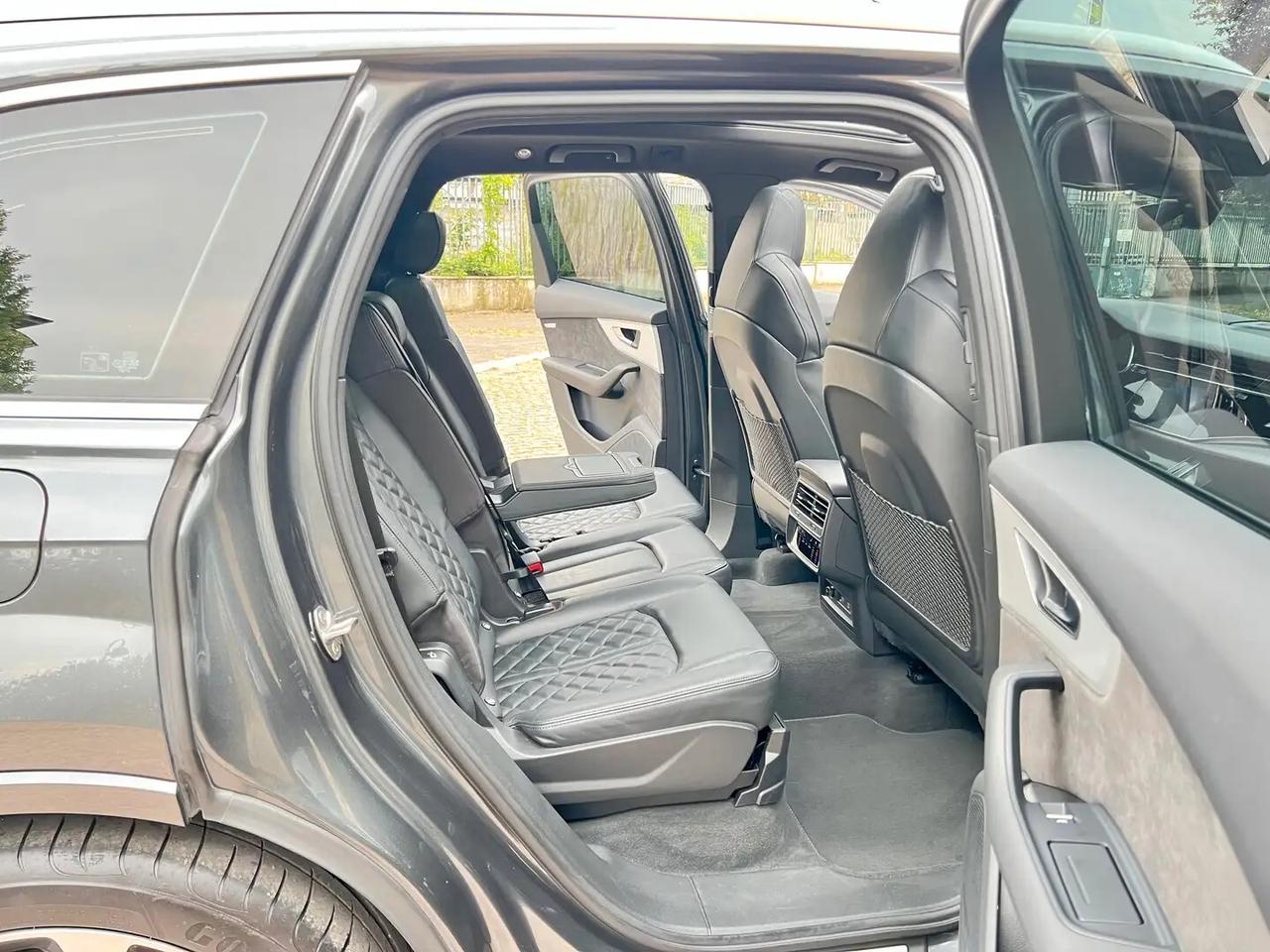 Audi SQ7 4.0 V8 Bi-Turbo TFSi 507cv aut. Tiptronic8 Quattro 7Posti Sport Attitude