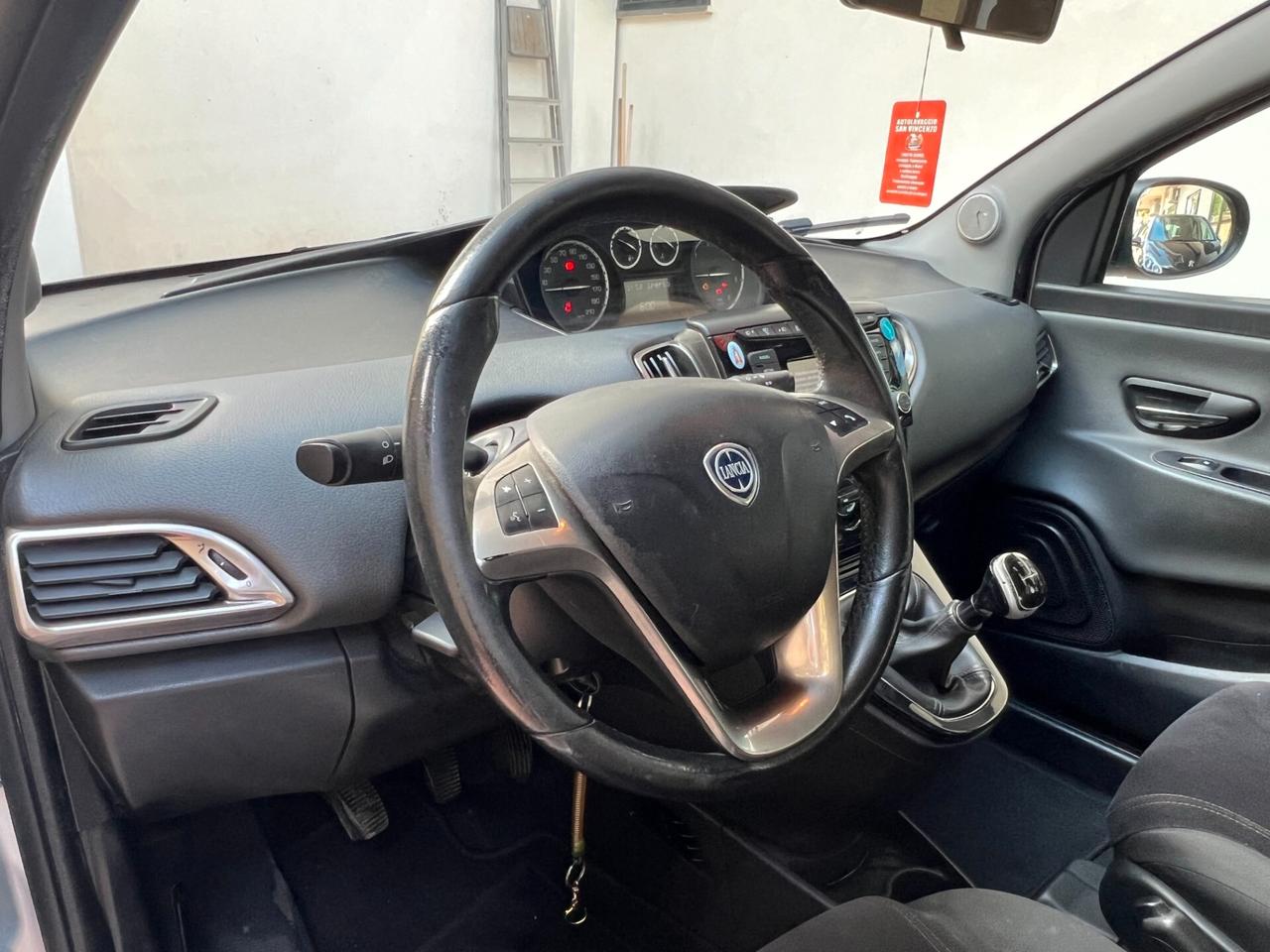 Lancia Ypsilon 1.3 MJT 95 CV 5 porte S&S Gold