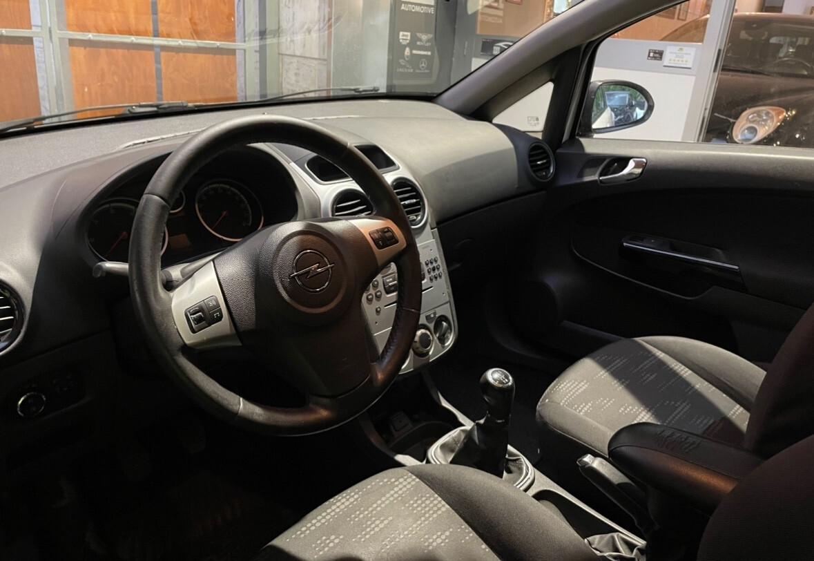 Opel Corsa / NEOPATENTATI/ RATE / FINANZIAMENTI