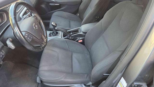 VOLVO V40 D2 1.6 Momentum