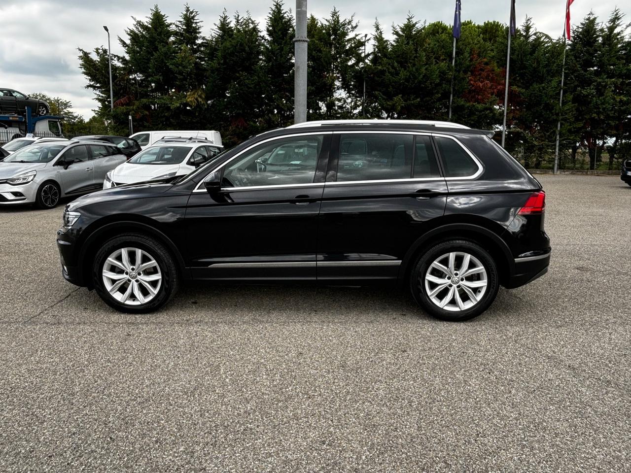 Volkswagen Tiguan 2.0 TDI SCR DSG Executive BlueMotion Technology - 2016