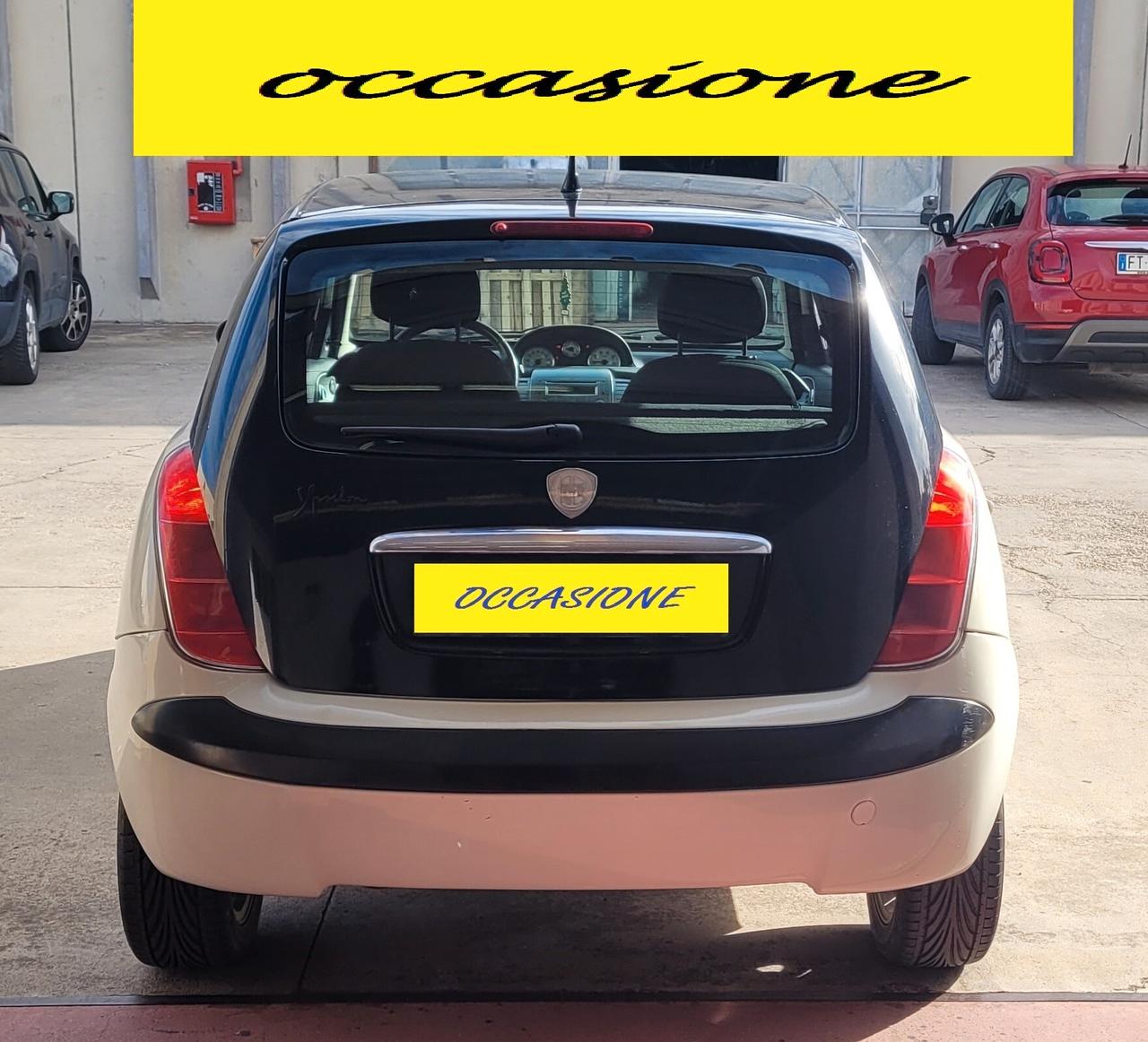 Lancia Ypsilon 1.2 Momo Design