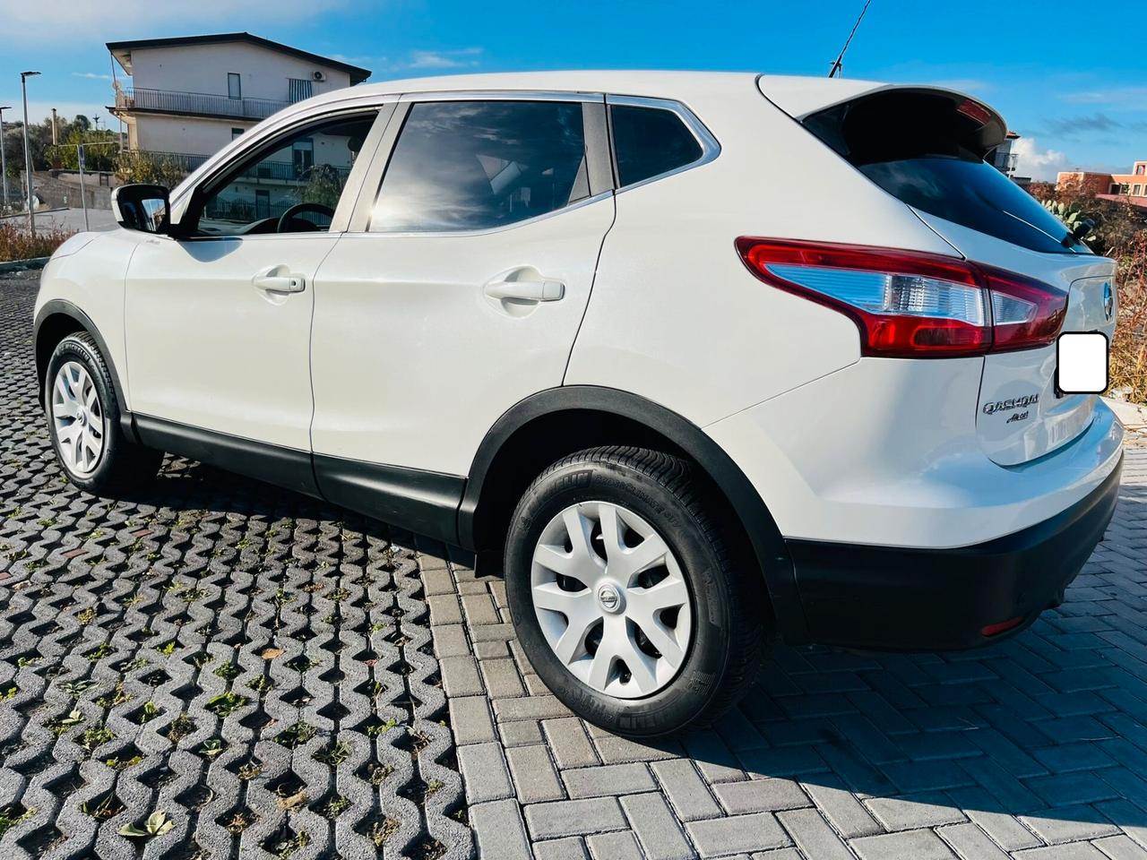 Nissan Qashqai 1.5 dCi Tekna diesel corso sicilia n 34 paterno'