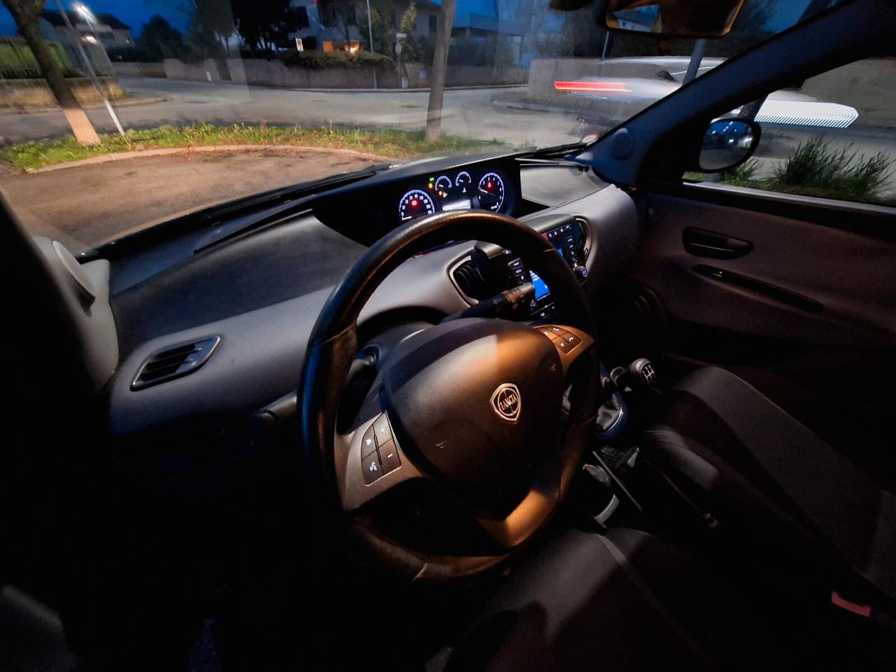 Lancia Ypsilon 1.2 5 porte GPL del 16 SOLO 128.000 KM