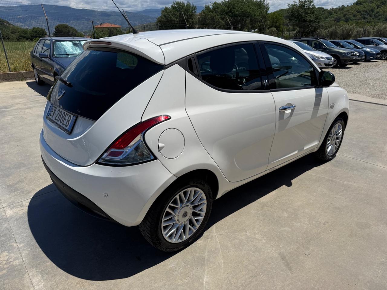 Lancia Ypsilon 0.9 TwinAir 85 CV Cambio Automatico