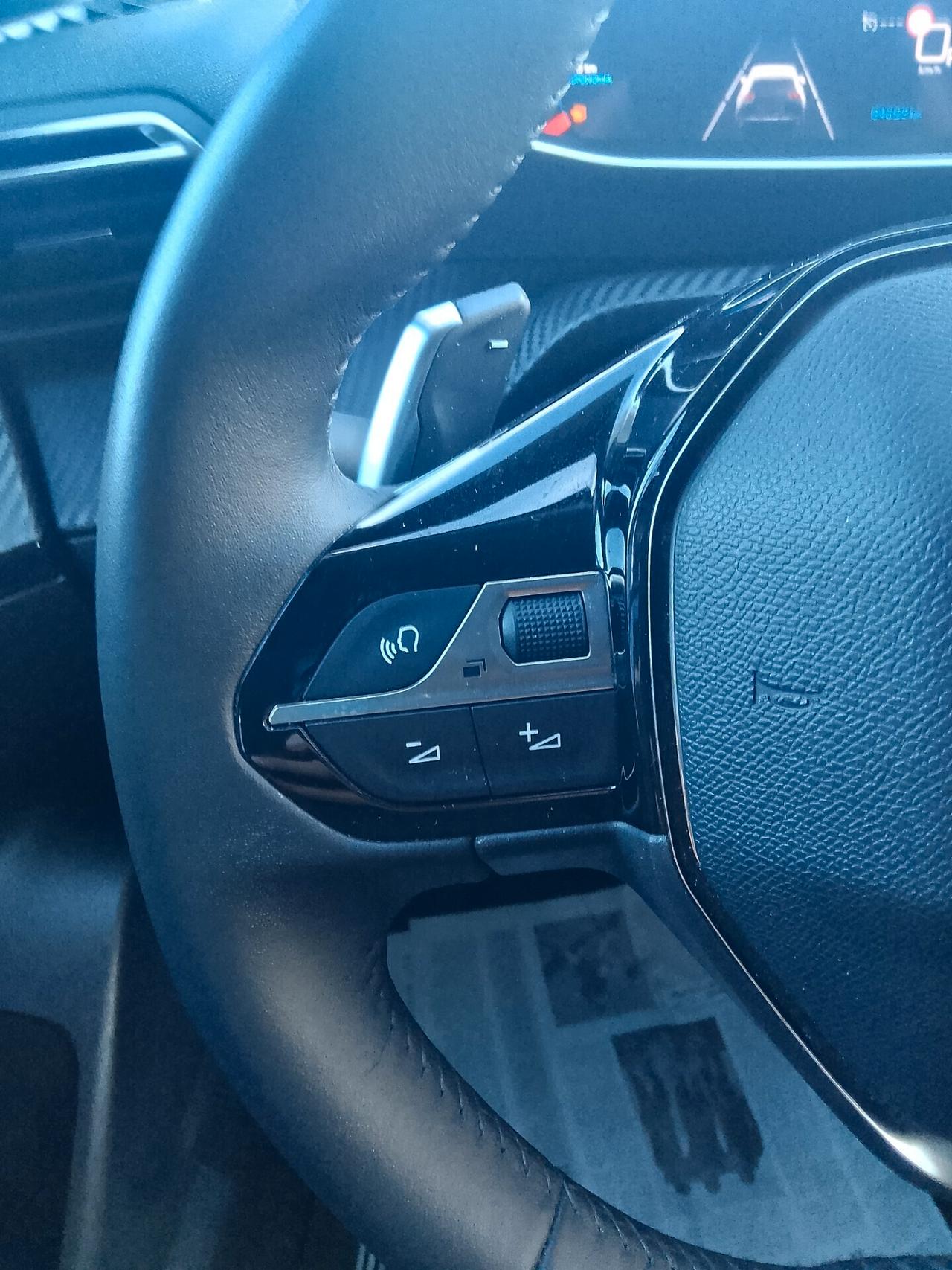 Peugeot 2008 BlueHDi 130 S&S EAT8 Allure Pack