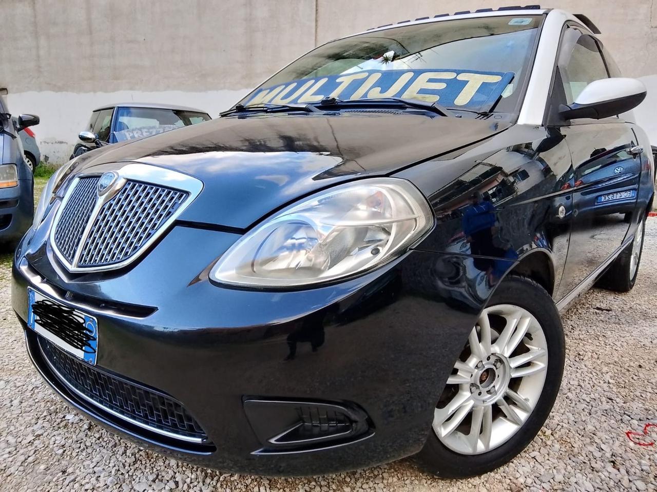 Lancia Ypsilon 1.3 Multijet 16V Momo Design