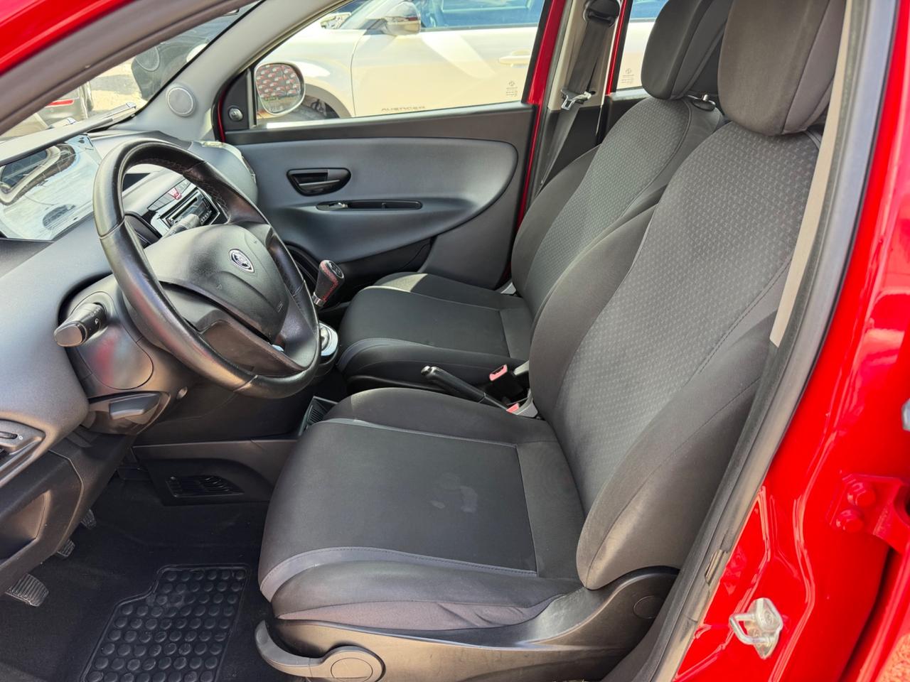 Lancia Ypsilon 1.3 MJT 16V 95 CV 5 porte Euro 6