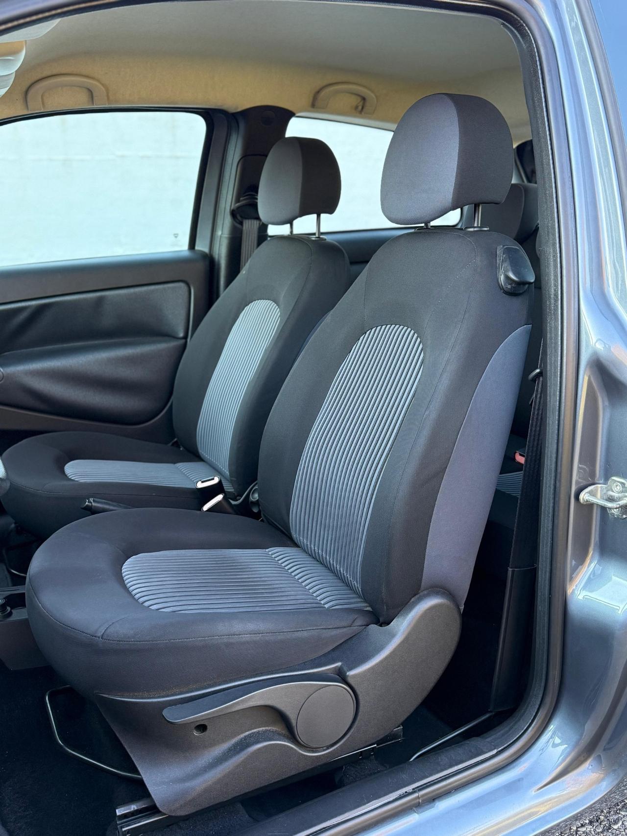 Lancia Ypsilon 1.3 MJT 75 CV DPF Sport MomoDesign