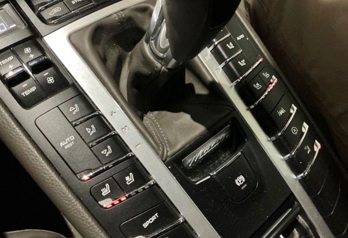 Porsche Macan 2.0 Book service Porsche