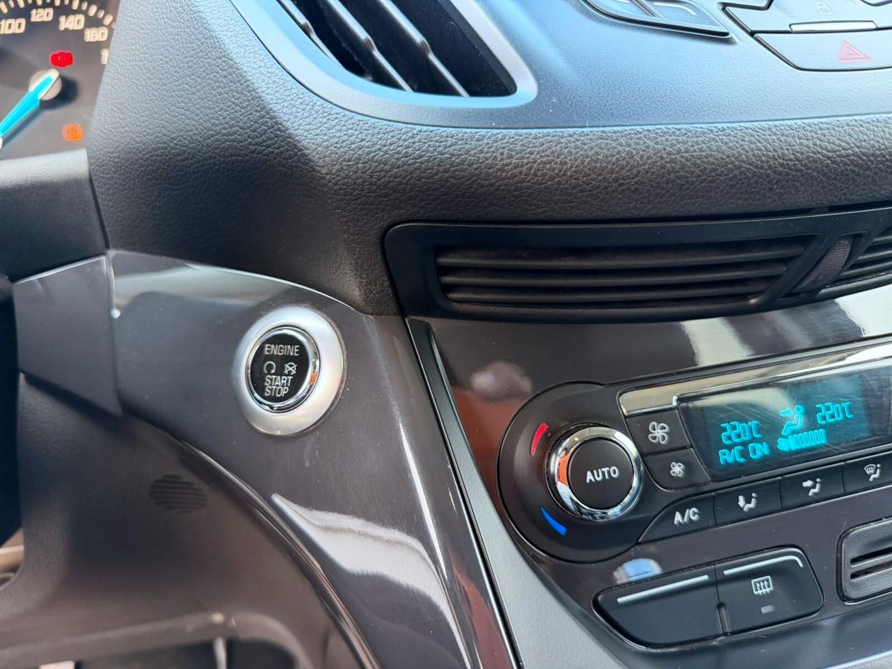 FORD KUGA 2.0 TDCI TITANIUM UNICO PROPRIETARIO