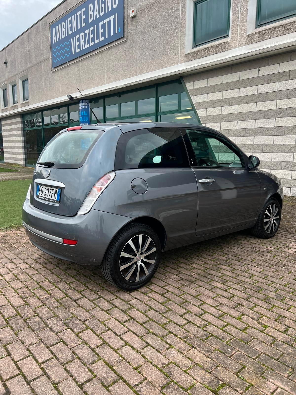 Lancia Ypsilon 1.2 Argento