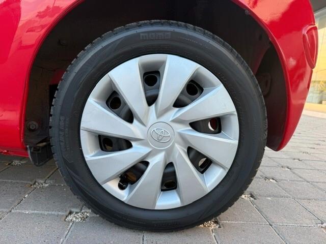 Toyota Aygo 1.0 12V VVT-i 3 porte Active 2012