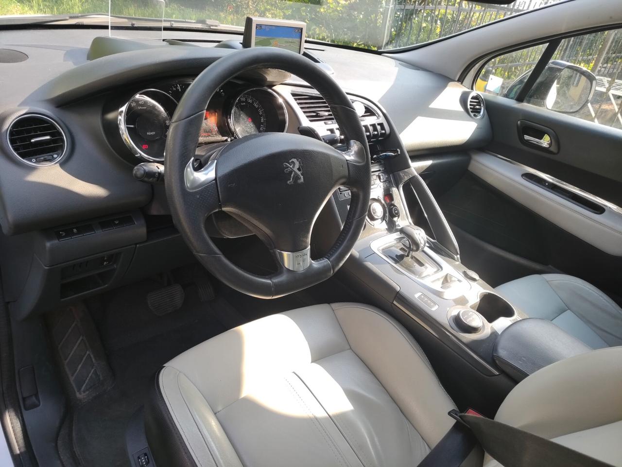 Peugeot 3008 HYbrid4