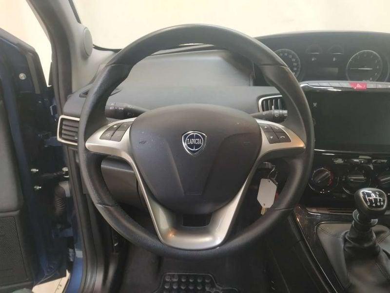 Lancia Ypsilon 1.0 firefly hybrid Gold s&s 70cv